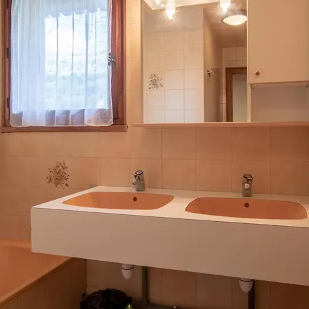 9 Pers. Avec Sauna Et Au Pied Des Pistes, Parking Prive - Fr-1-467-142 Apartment *